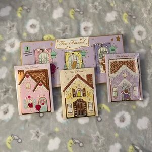 Too faced Berry merry Christmas